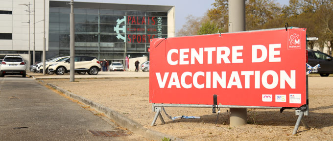 Covid-19 : 1 260 vaccinations par jour au Palais des sports